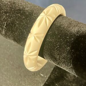Splendette Classic Salt Heavy Carve Bangle